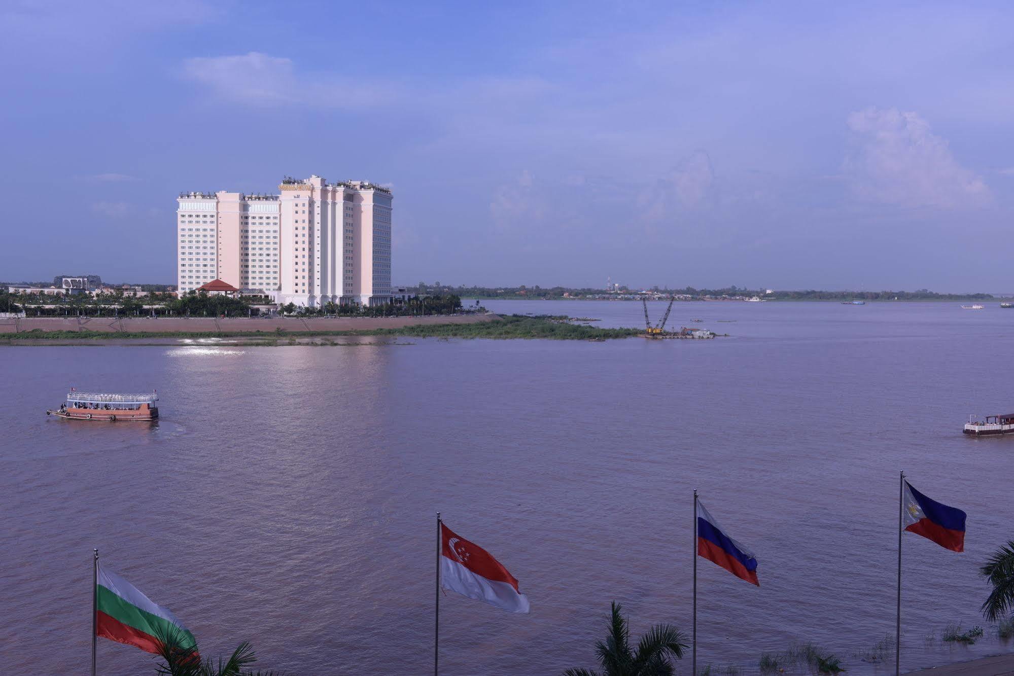 Panorama Mekong Hostel Phnom Penh Eksteriør billede